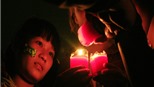 Hà Nội lung linh ánh nến Giờ Trái đất 2012